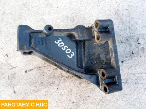 Кронштейн реактивной тяги левый