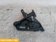 Кронштейн переднего бампера левый