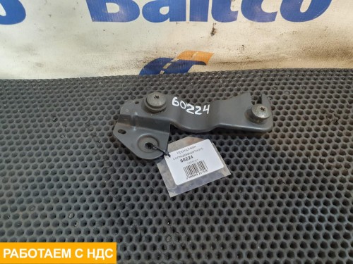 Кронштейн солнцезащитного козырька левый